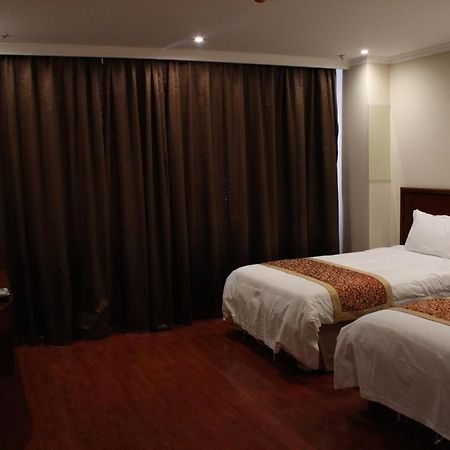 Greentree Inn Shanghai Pudong Airport Wild Animal Park Express Hotel Nanhui Exterior photo