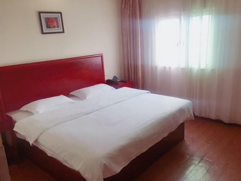 Greentree Inn Shanghai Pudong Airport Wild Animal Park Express Hotel Nanhui Exterior photo
